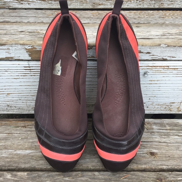 PUMA pink & brown comfort flats - Picture 2 of 6